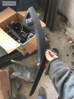 Ford Kuga sağ arka cam düğmesi