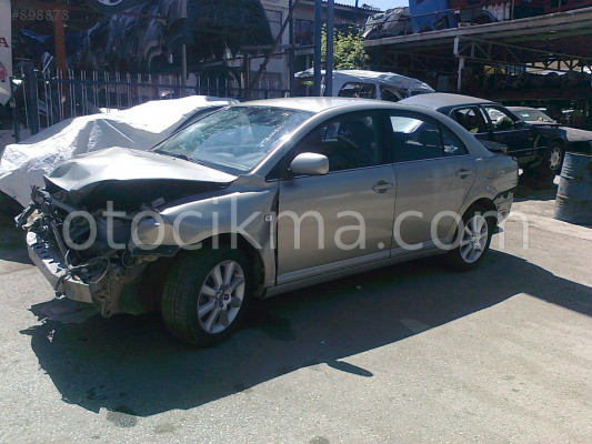 toyota avensis 2004 model oto en cıkma