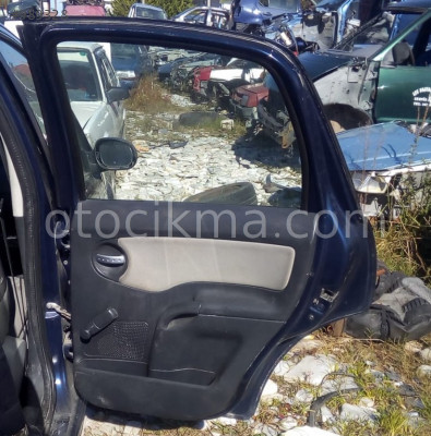 2004 citroen c3 1.4 sökme sağ arka kapı döşeme