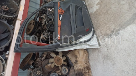 MERCEDES W211 KAPI KİLİTLERİ