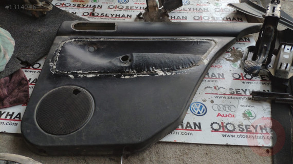vw bora arka sağ kapı kartonu