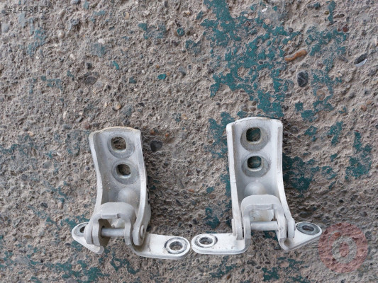 Opel astra j sol ön alt üst kapı menteşesi