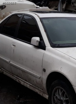 2001 MODEL VOLVO S40 TURBO ÇIKMA SAĞ ÖN KAPI.