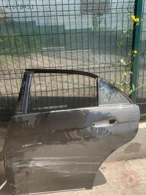 MERCEDES W212 SOL ARKA KAPI