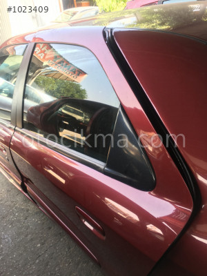 Citroen xsara kırmızı renk sol arka kapı
