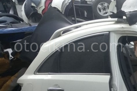 INFINITI FX35 HATASIZ SAĞ ARKA KAPI CAMI.