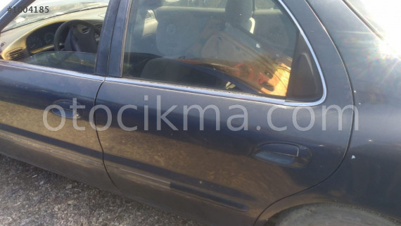 kia clarus 2.0 16v çıkma sol yan panel