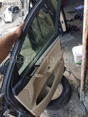 BMW 2015 SAĞ ÖN KAPI DÖŞEMESİ ORJİNAL