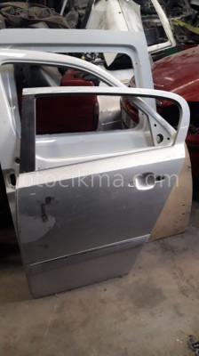 opel astra çıkma sol arka kapı