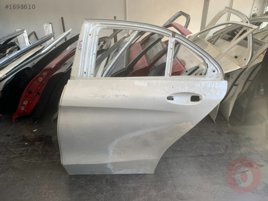 MERCEDES W205 SOL ARKA KAPI