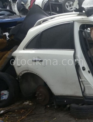 INFINITI FX35 SAĞ ARKA KAPI ORİJİNAL.