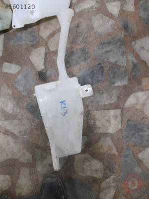 Nissan micra cam su bidonu