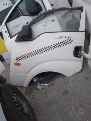 Kia 2500 çıkma sol ön kapı