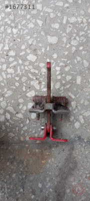 Peugeot 306 sağ ön kapı gergi menteşesi