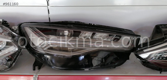 AUDİ A6 SAĞ FAR XENON ZENON FULL