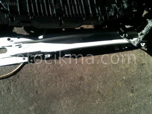 2012 VOLVO S60 ORİJİNAL TAMPON DEMİRİ.