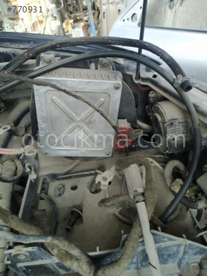 Rover 200 motor beyni mevcuttur.