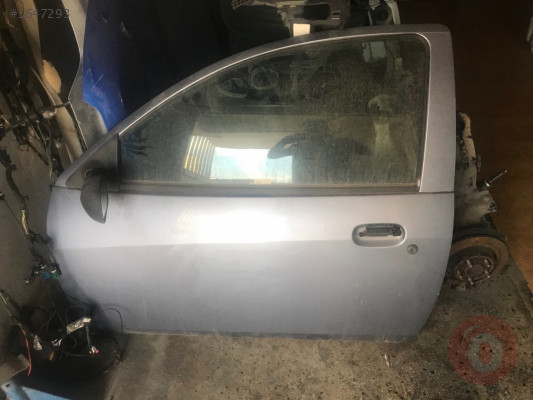 Çıkma orjinal sol ön kapı Ford ka