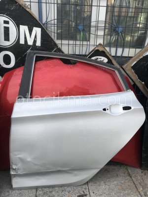 Accent blue çıkma sol arka kapı