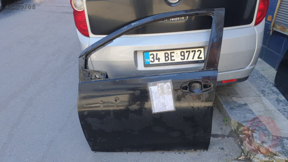 Toyota yaris sol ön kapi sifir