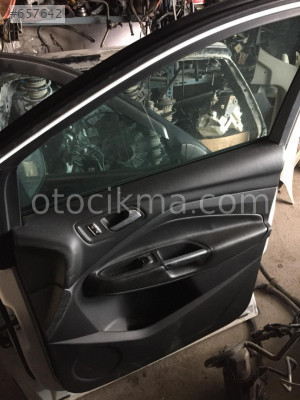 2015 ford kuga sağ ön kapı döşemesi
