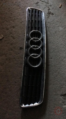 audi a4 ön panjur  çıkma parçalar