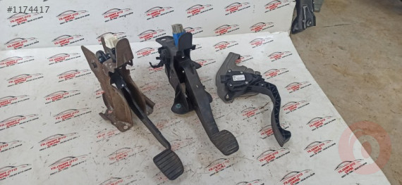 DACİA SANDERO PEDALLAR