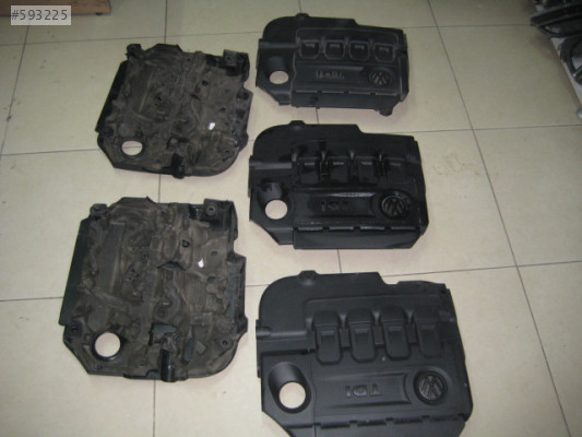 VOLKSWAGEN GOLF MOTOR ÜST KAPAK.