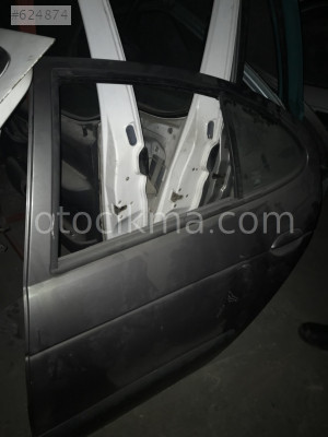 Renault megane 1 çıkma sol arka kapı