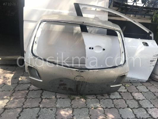 Mazda 3 çıkma arka bagaj kaputu