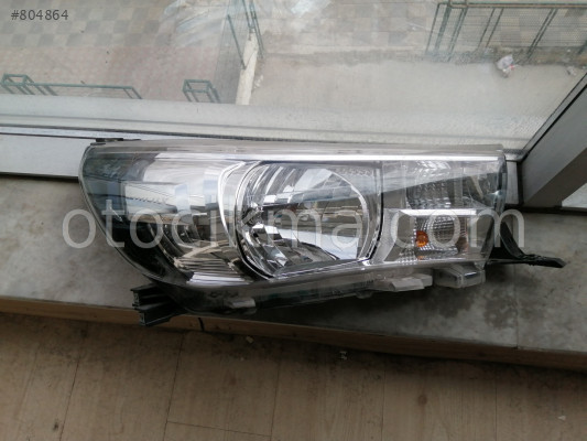 TOYOTA HİLUX SAĞ FAR