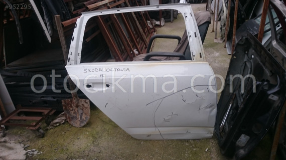 SKODA OCTAVİA SAĞ ARKA KAPI