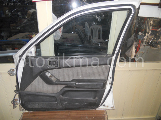 MİTSUBİSHİ LANCER SAĞ ÖN KAPI CAMI 1990 MODEL ORJİNAL ADANA