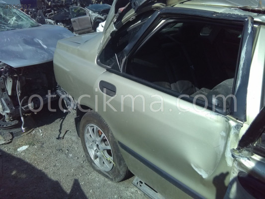 2001 VOLVO S40 KOMPLE ÇIKMA SAĞ ARKA KAPI.