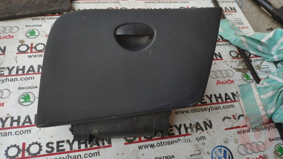 1P1857103A seat leon 2010 torpido