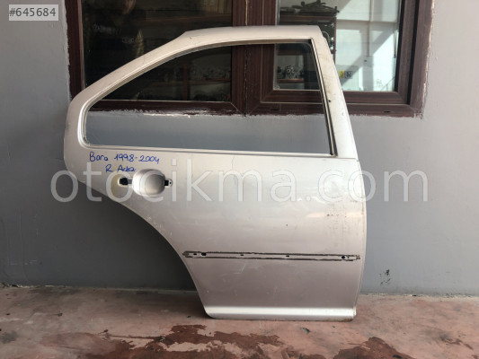 Volkswagen bora çıkma sağ arka kapı