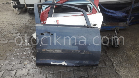 opel corsa çıkma orjinal sağ ön kapı