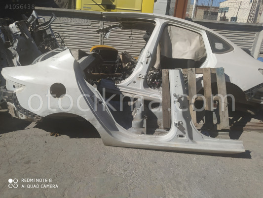 RENAULT FLUENCE ORJİNAL SAG ARKA CAMURLUK