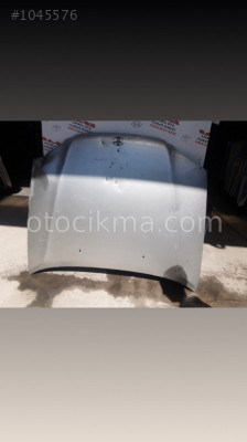 Toyota Carina motor kaputu