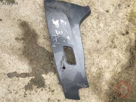 AUDİ A4 ÖN TAMPON FAR ALTI KÖŞESİ