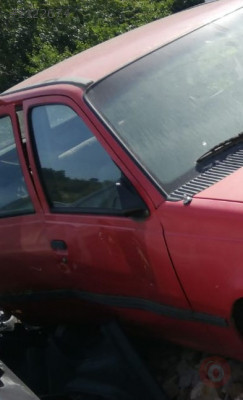 opel kadett 1.6 çıkma sağ ön kapı