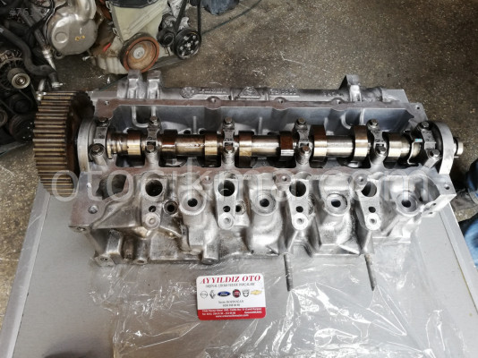 RENAULT KANGO 1.5 DCİ SİLİNDİR KAPAĞI