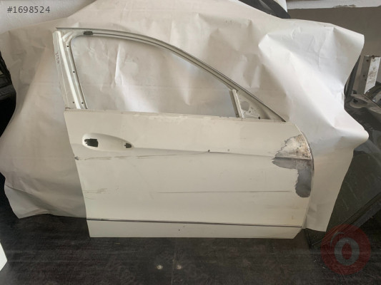 MERCEDES W212 SAĞ ÖN KAPI
