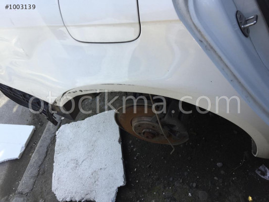 Audi A4 Arka Travers hatasız orjinal çıkma