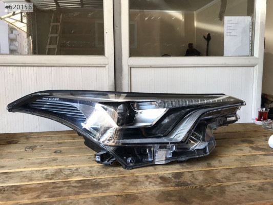 TOYOTA C-HR SAĞ FAR  ORJİNAL ÇIKMA YEDEK PARÇA