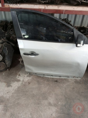 RENAULT FLUANCE SAĞ ÖN CAM KİRKOSU