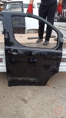 FORD CUSTOM SAĞ ÖN KAPI SİYAH ORJİNAL ÇIKMA