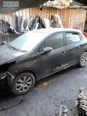 Pejo 208 çıkma sol ön kapı ve arka kapı