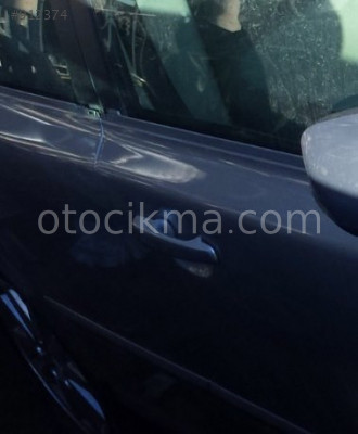 2005 VOLVO V50 ORİJİNAL SAĞ ÖN KAPI KOLU.