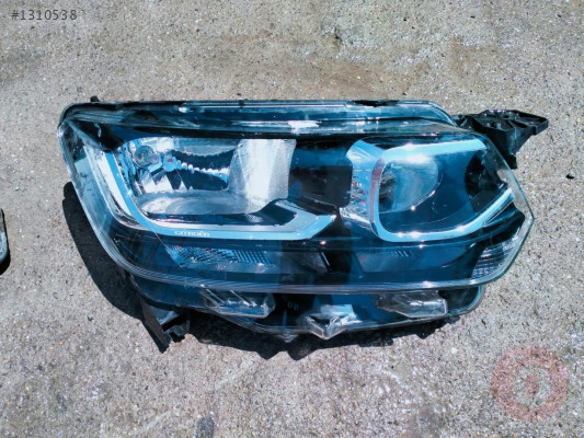 Citroen Berlingo sağ ön far